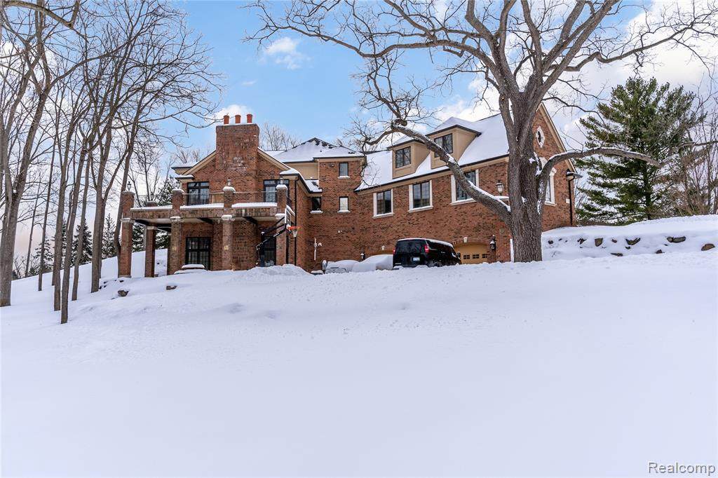 19770 Westhill St - Photo 1