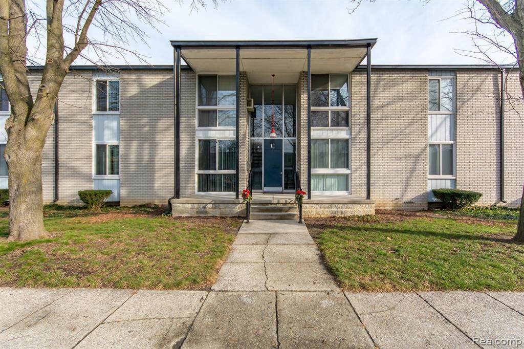 4030 13 MILE RD APT C2 - Photo 1