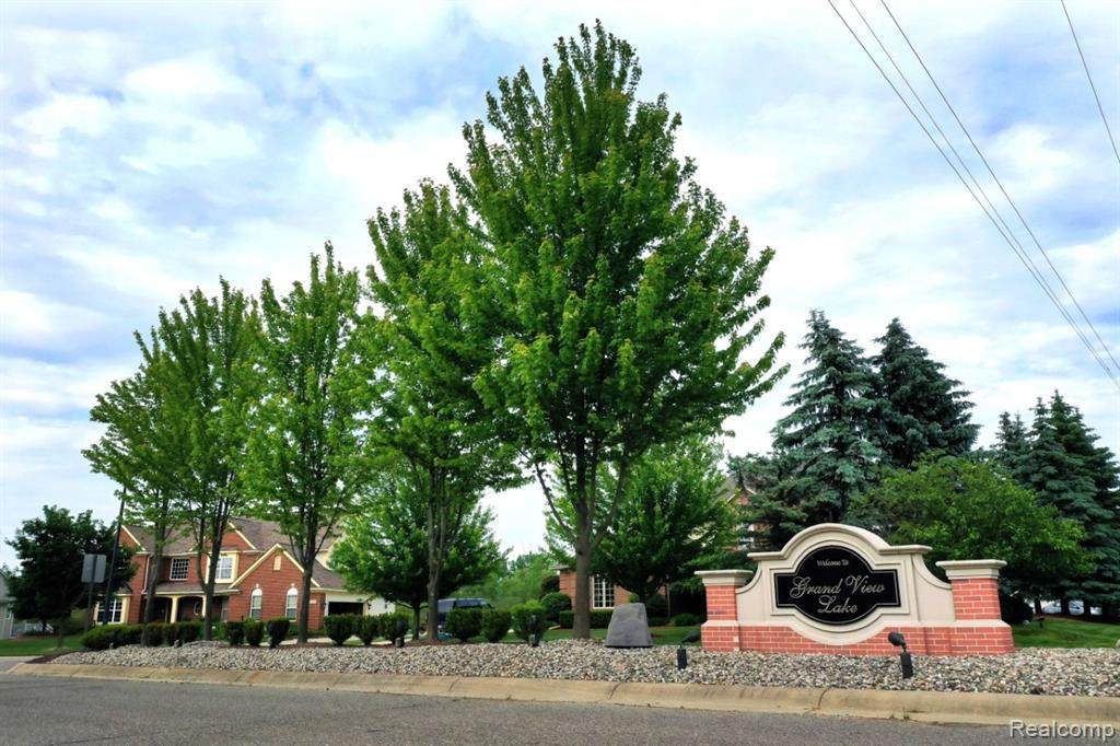 2297 Scenic Hollow Dr - Photo 1