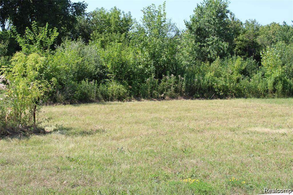 2285 Scenic Hollow Dr - Photo 1