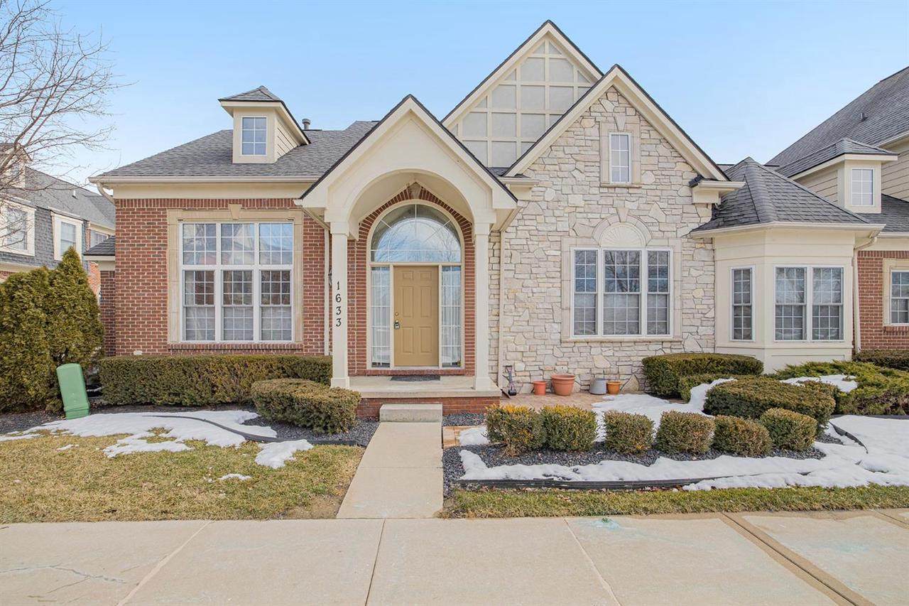1633 Peninsula Ct - Photo 1