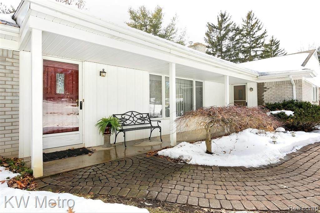6100 Windrush Dr - Photo 1