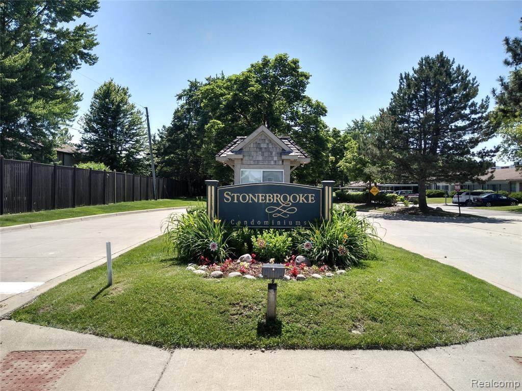 26660 Franklin Pointe Dr - Photo 1