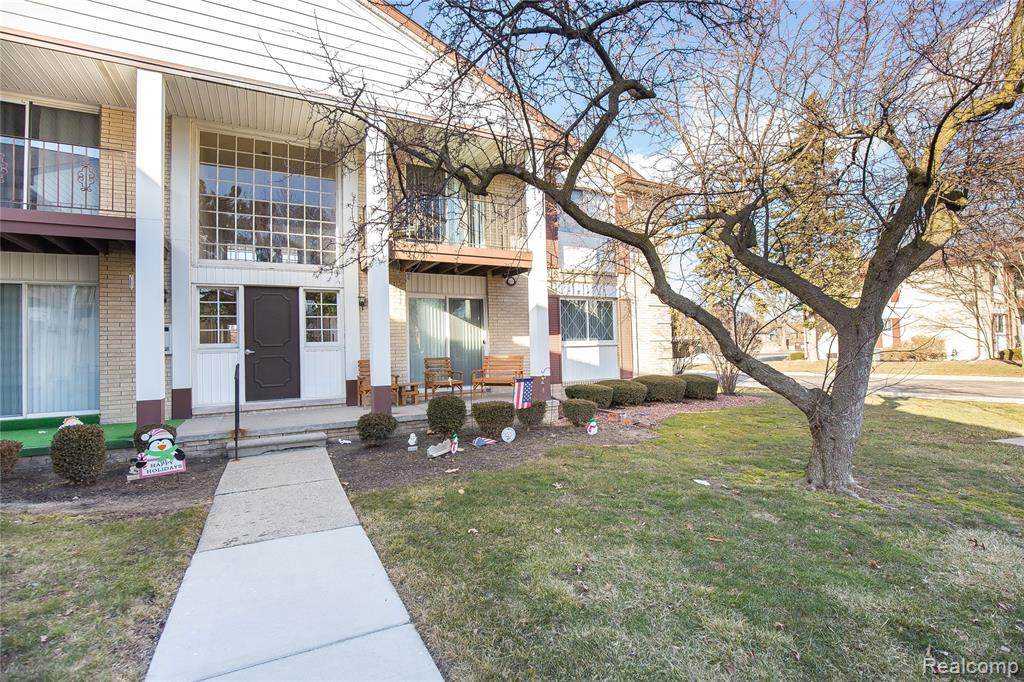 29272 Gloede Dr # 100 - Photo 1