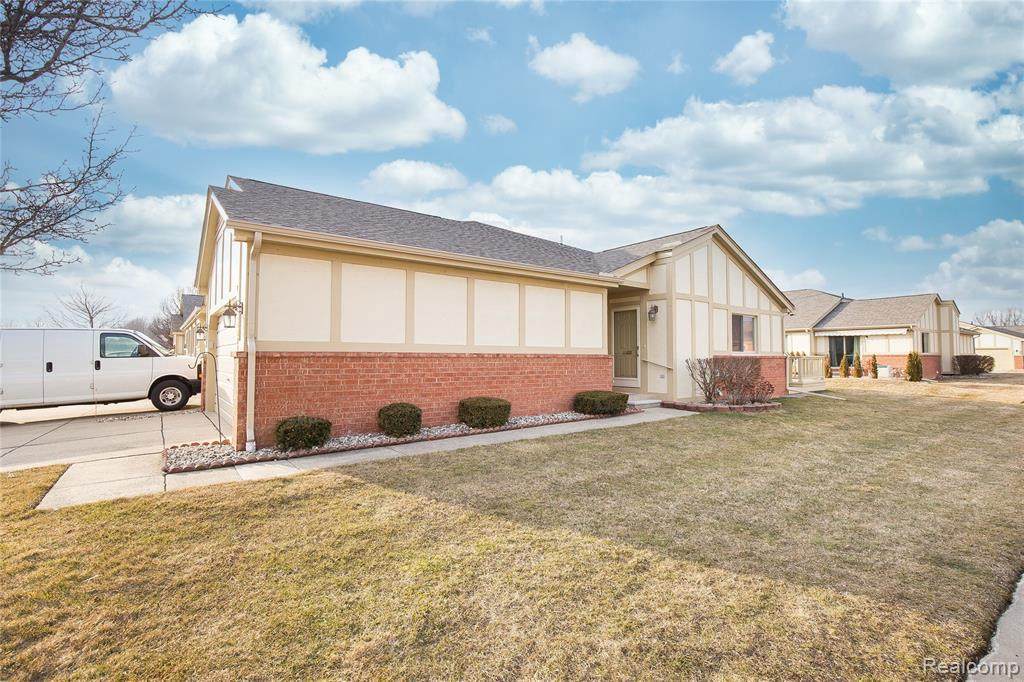 18585 Stoneybrook Lane - Photo 1