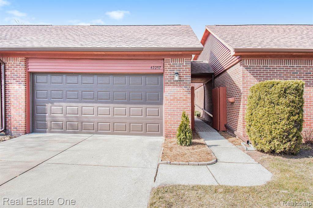 42257 Lochmoor St - Photo 1