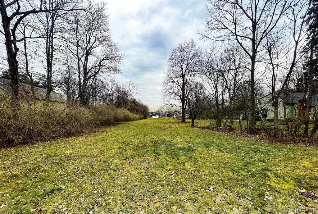 807 Willard Ave - Photo 1