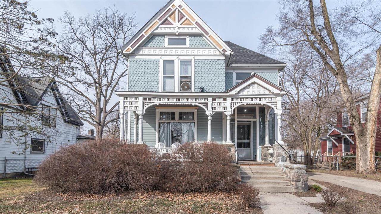307 Adams St - Photo 1