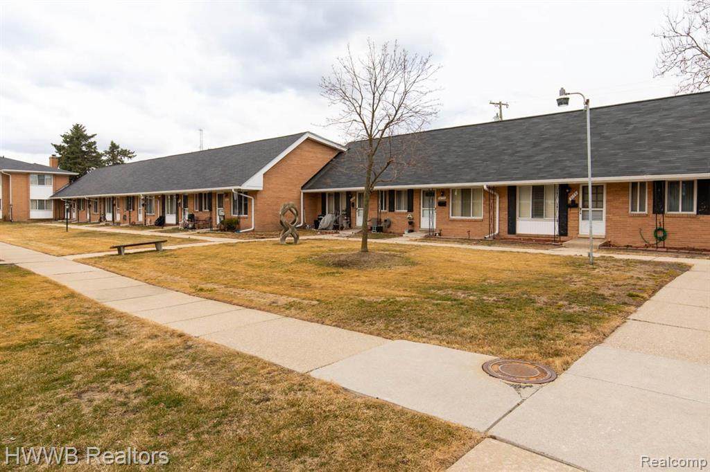 8149 Huntington St - Photo 1