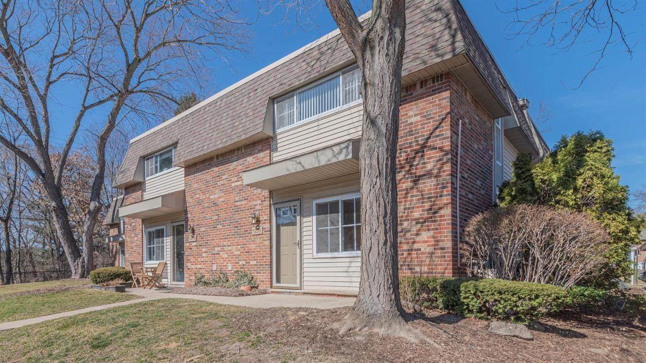 529 Longshore Dr - Photo 1