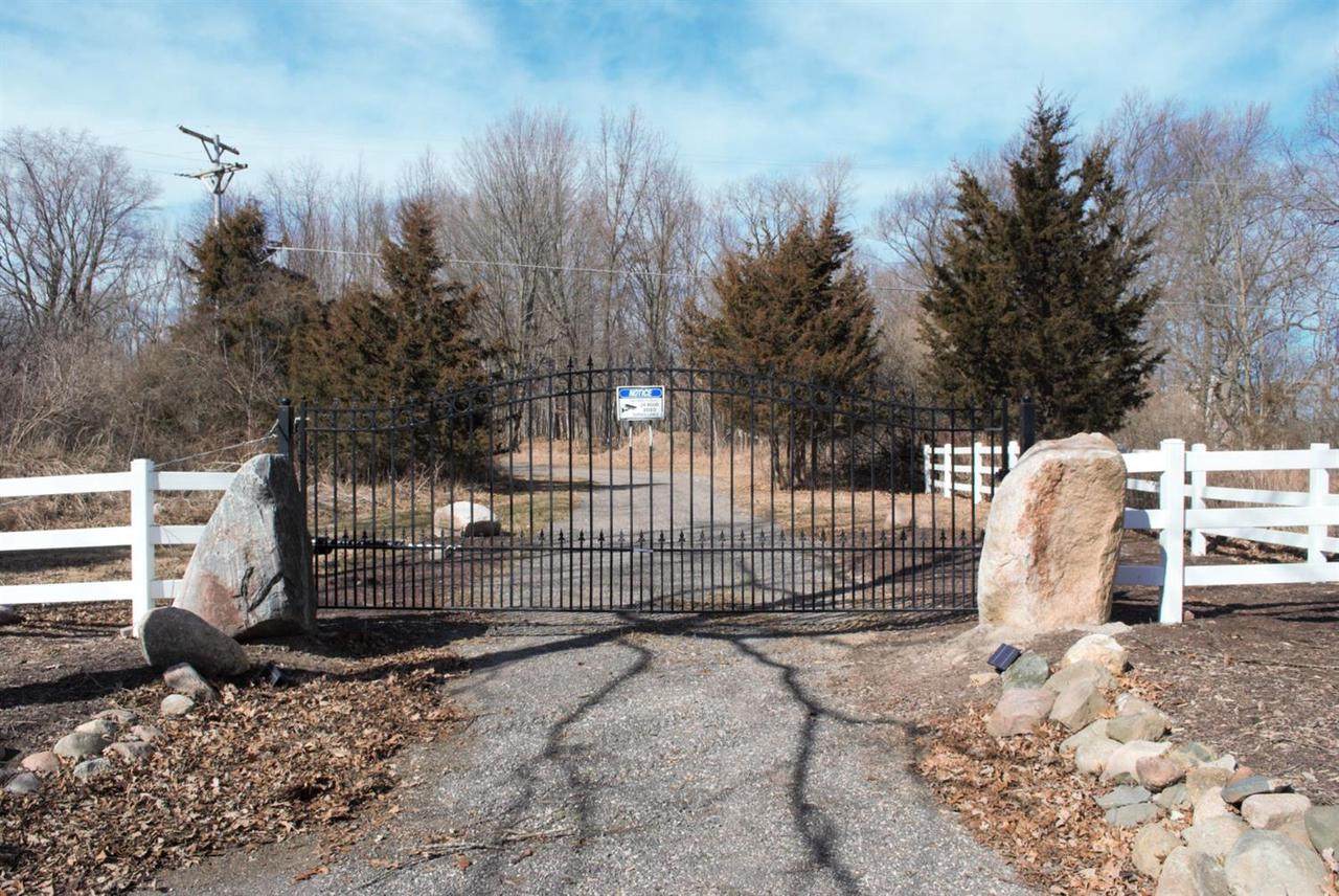 7878 Territorial Rd - Photo 1