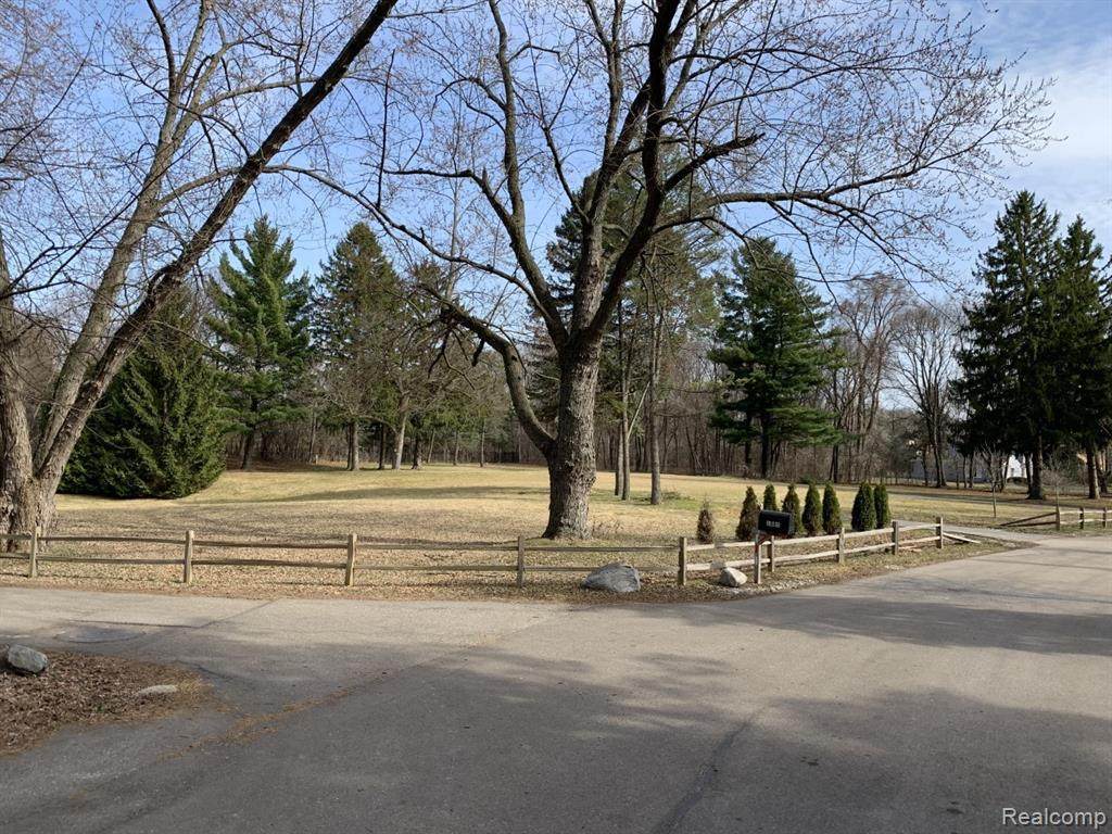 1790 Tiverton Rd - Photo 1