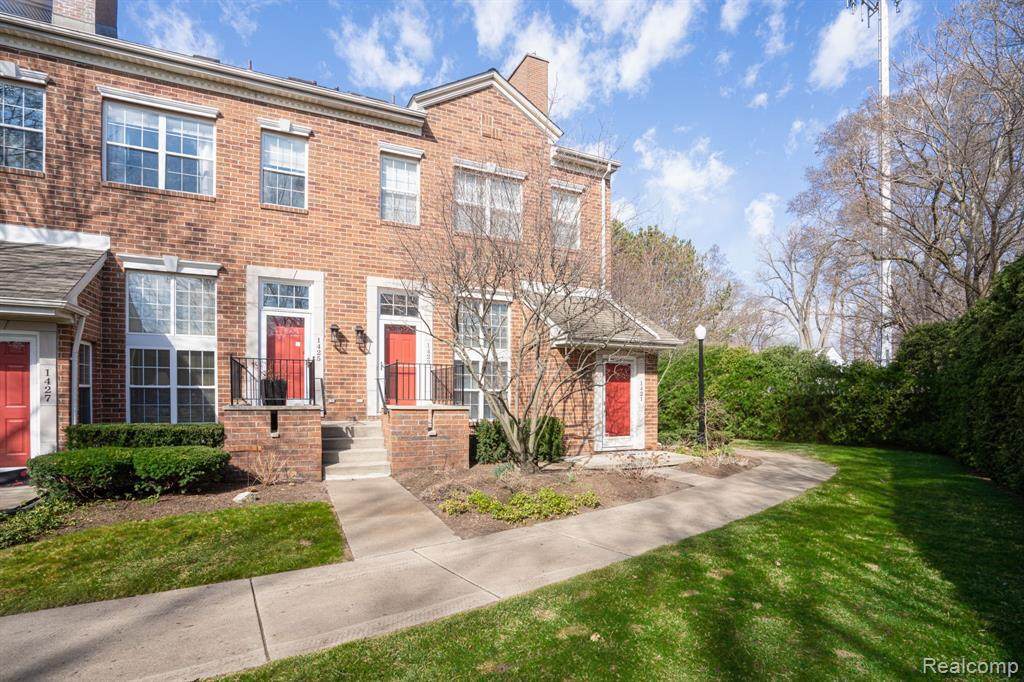 1421 Chesapeake - Photo 1