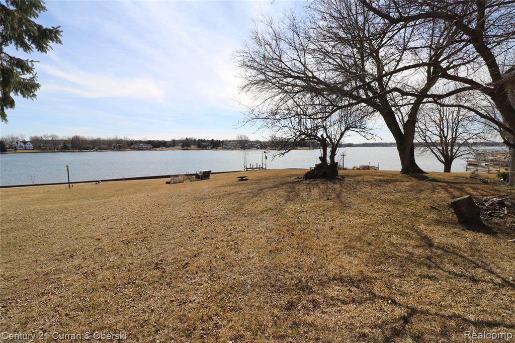 230 Barbara Dr - Photo 1