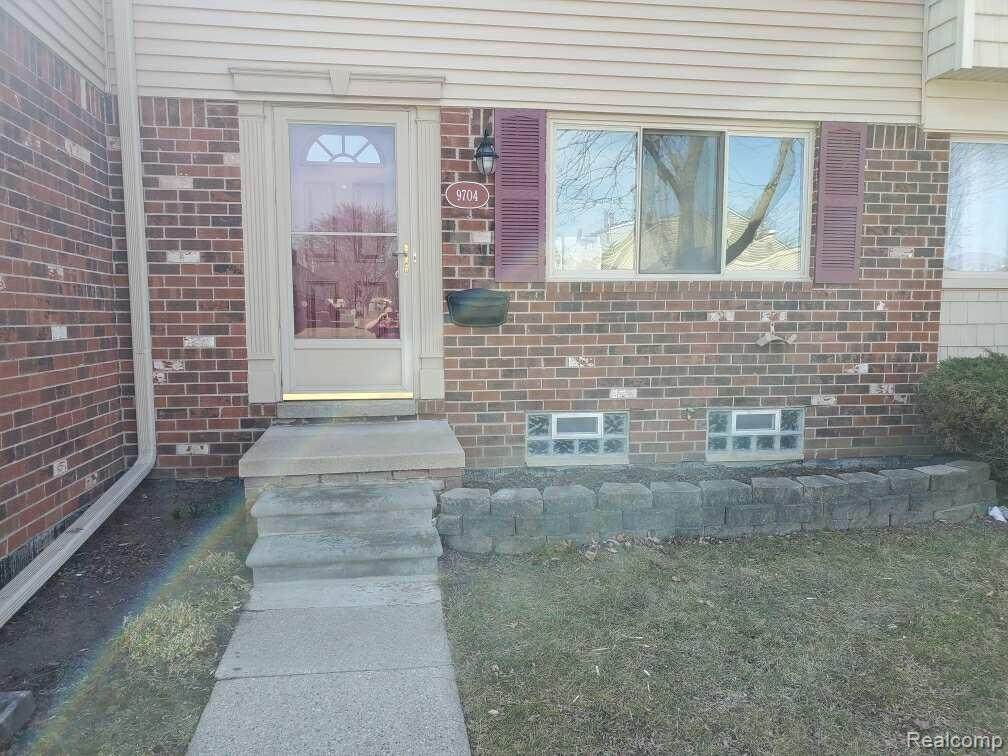 9704 Cornell St - Photo 1
