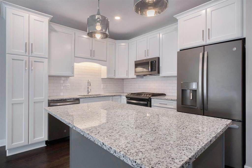 531 Boardwalk - Photo 1