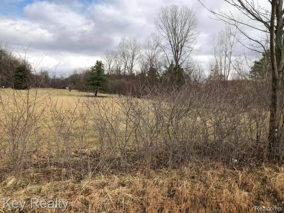 00 W Newburg - Photo 1