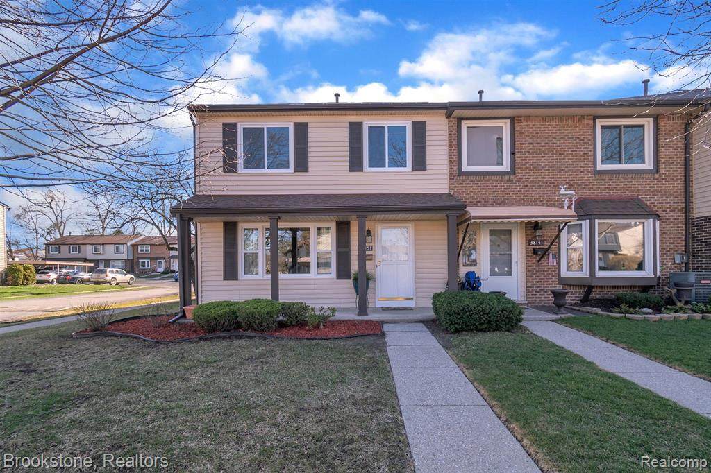 38151 Carolon Blvd - Photo 1