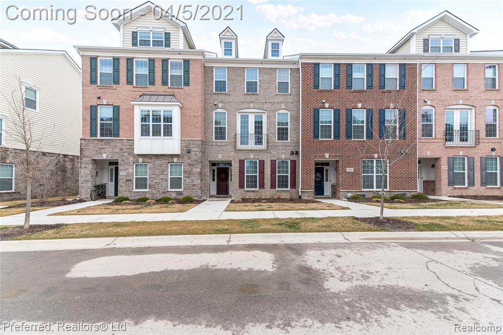 2733 Spurway Dr - Photo 1
