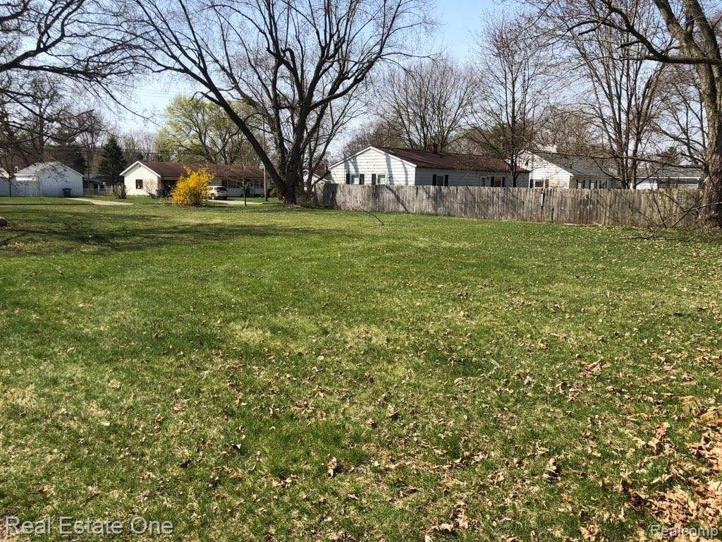 800 Market St - Photo 1