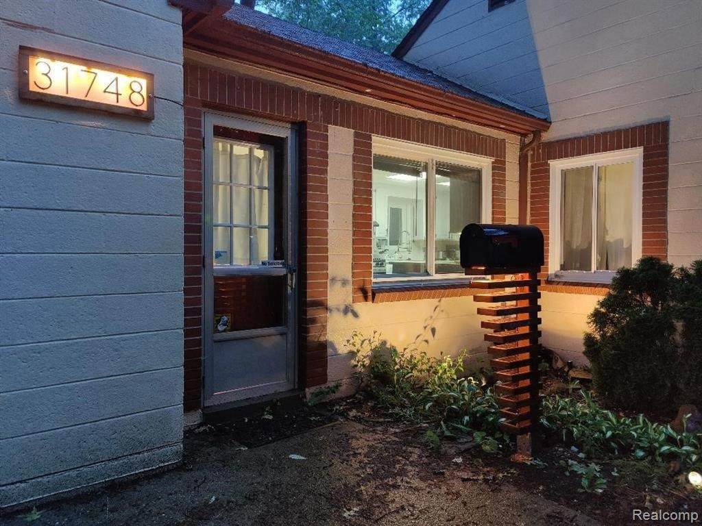31748 Barton St - Photo 1