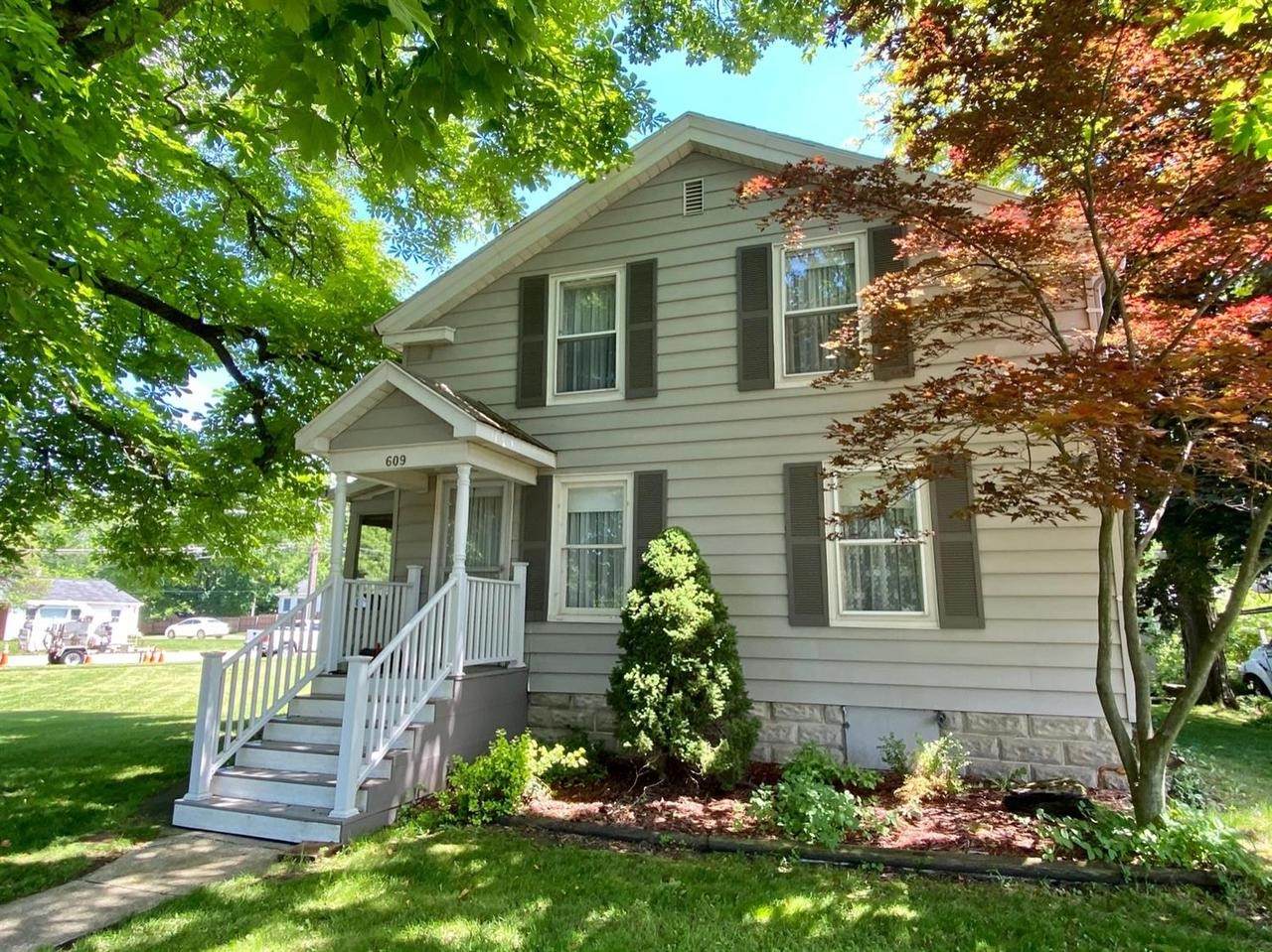 609 Middle St - Photo 1