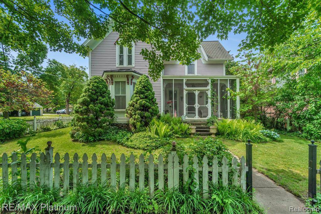 106 Rockwell St - Photo 1