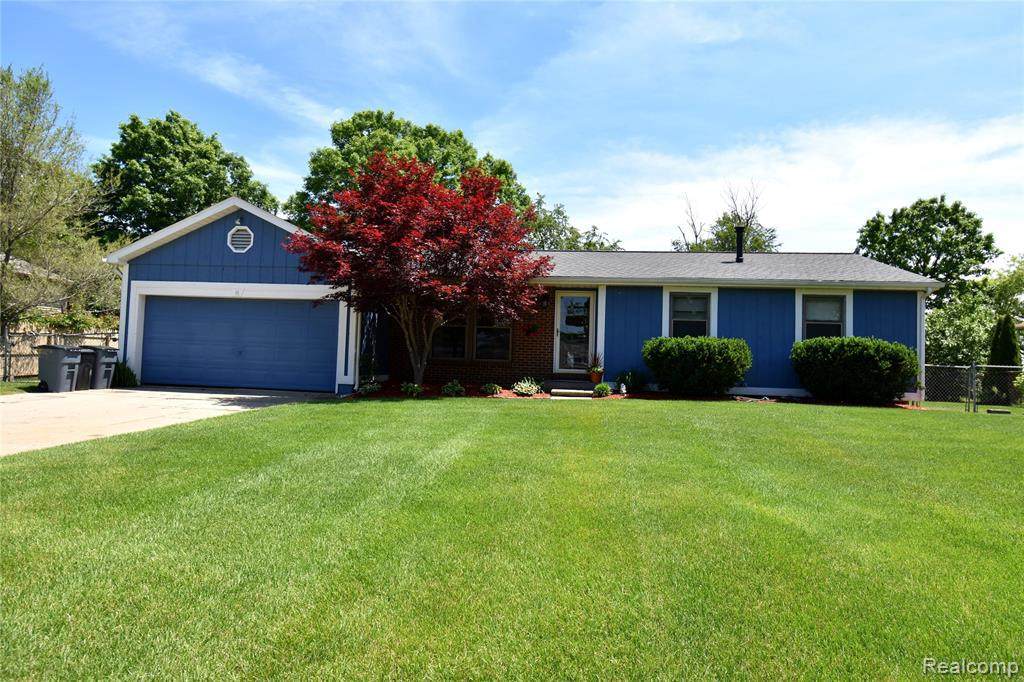 10337 Elizabeth St - Photo 1