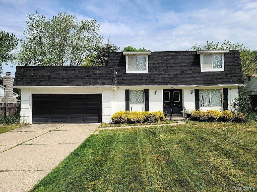 18180 Meadowood Ave - Photo 1