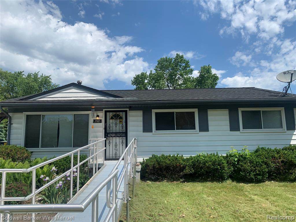 2921 Genes Dr - Photo 1