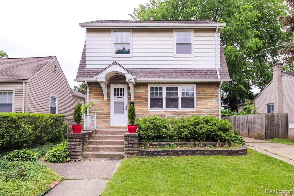 1020 Mclean Ave - Photo 1