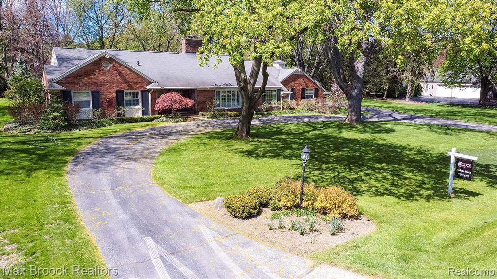 922 Timberlake Dr - Photo 1