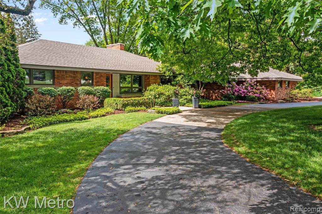 3845 Lincoln Rd - Photo 1