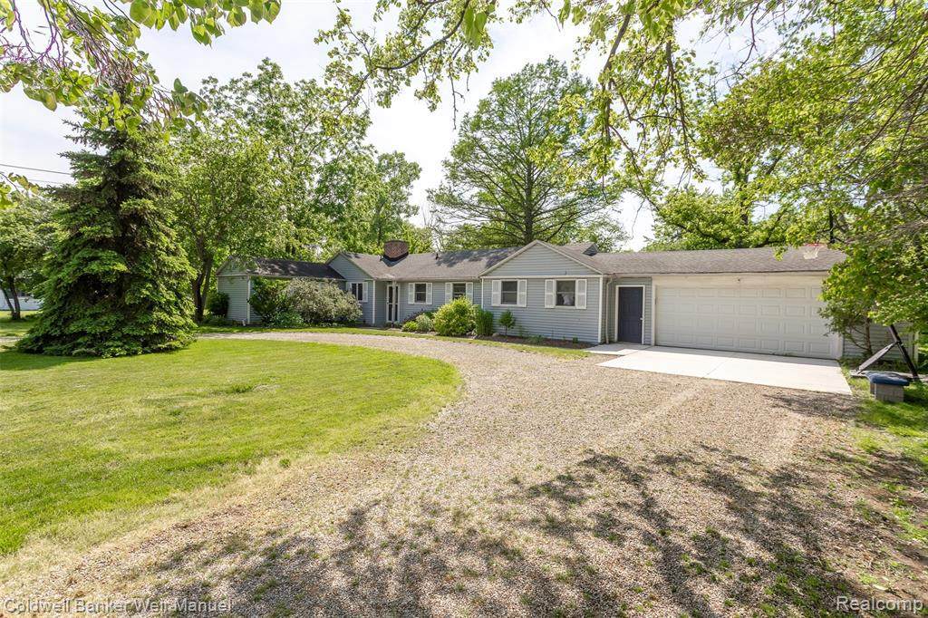 21538 Colonial Crt - Photo 1