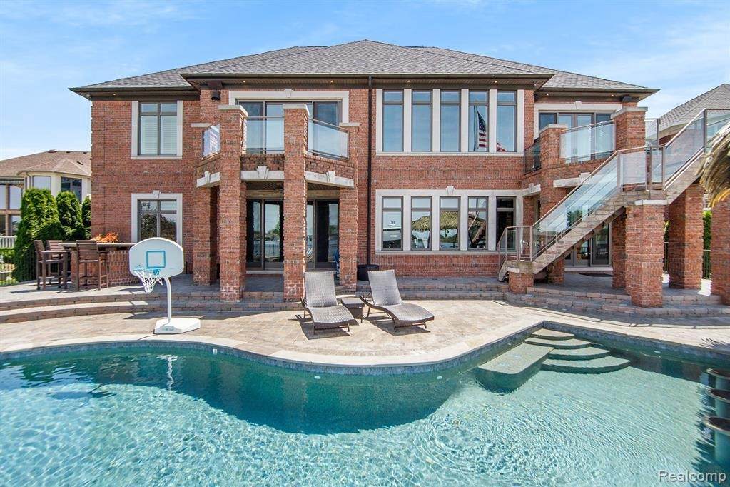 38311 Huron Pointe Dr - Photo 1