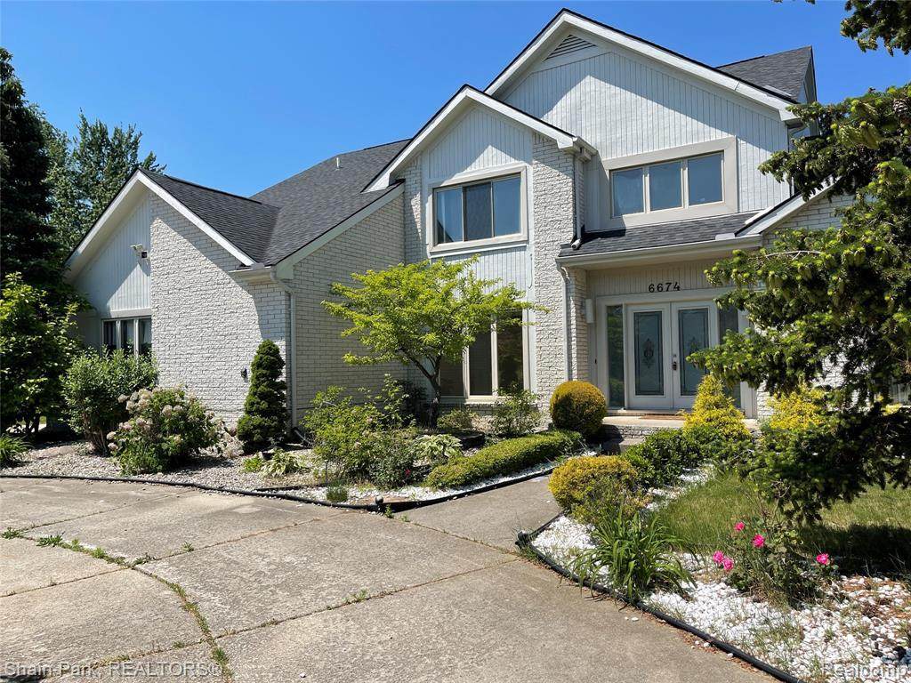 6674 Arlington Dr - Photo 1