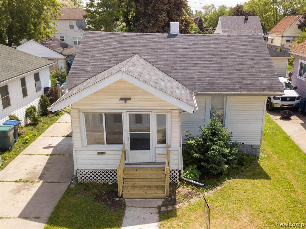 1433 Cicotte Ave - Photo 1
