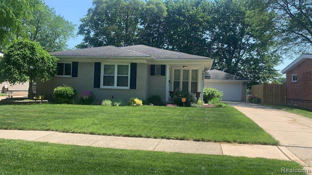 7800 Charlesworth St - Photo 1