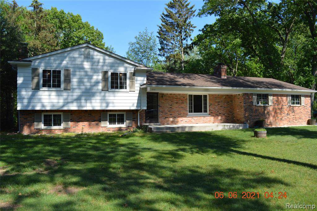 1931 Portlock Ave - Photo 1