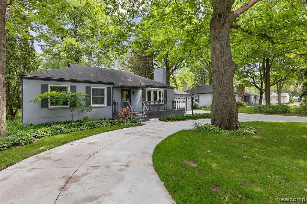 1039 Grant Ave - Photo 1