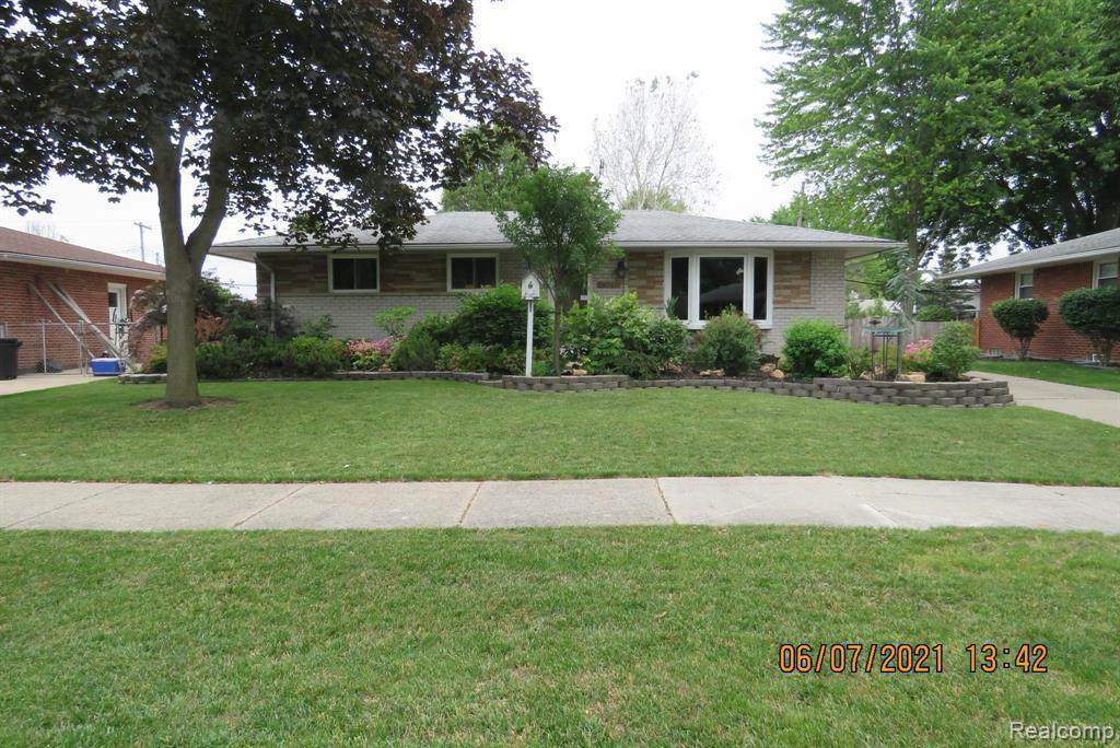 24544 Palmetto Dr - Photo 1