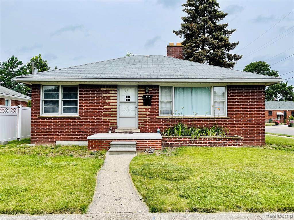 1354 Merrill Ave - Photo 1