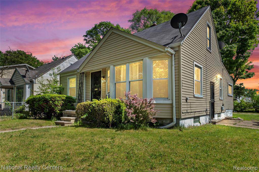 19043 Margareta St - Photo 1