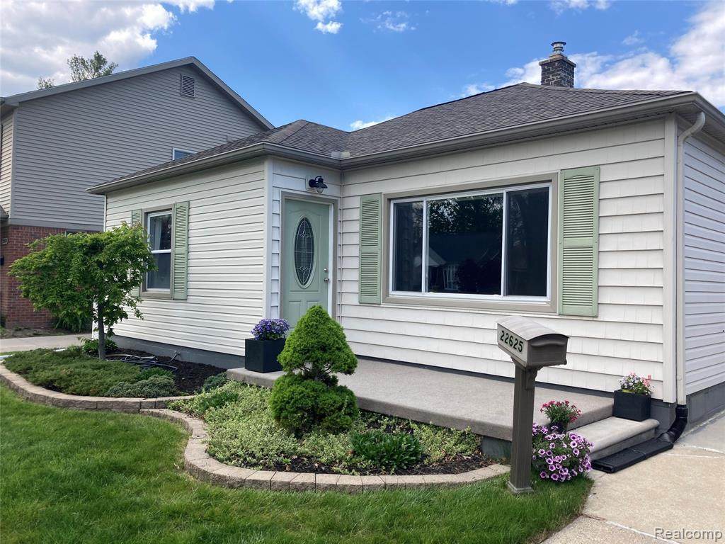 22625 Colony St - Photo 1