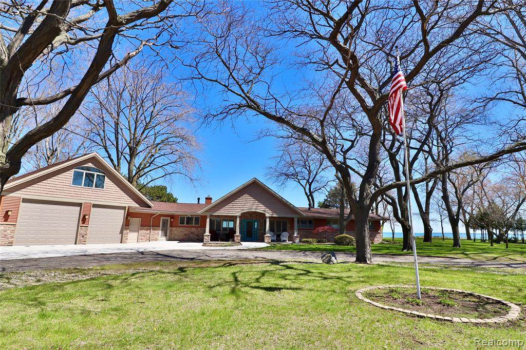9776 Shore Dr - Photo 1