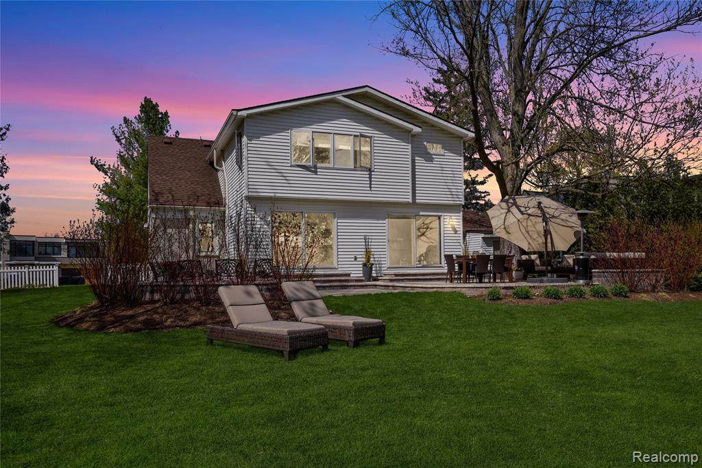 1323 Northlawn Blvd - Photo 1