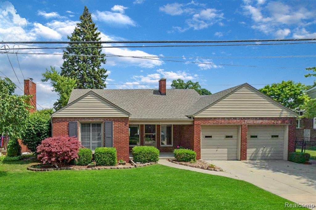 22599 Lange St - Photo 1