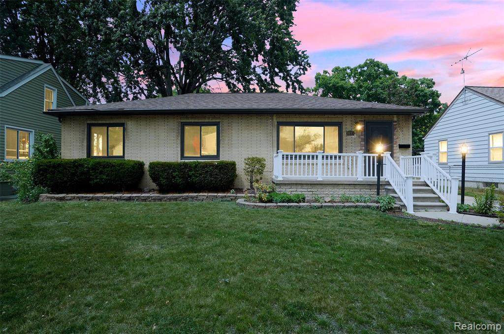 1033 Pearl Ave - Photo 1