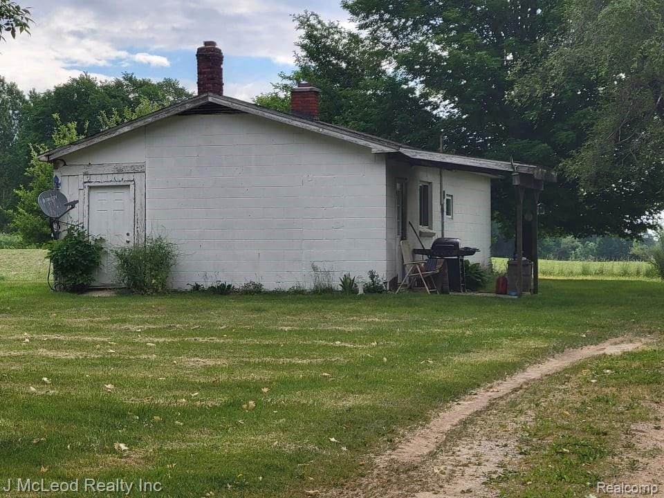 8858 Willits Rd - Photo 1