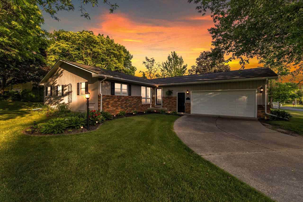 4895 Firethorne Dr - Photo 1
